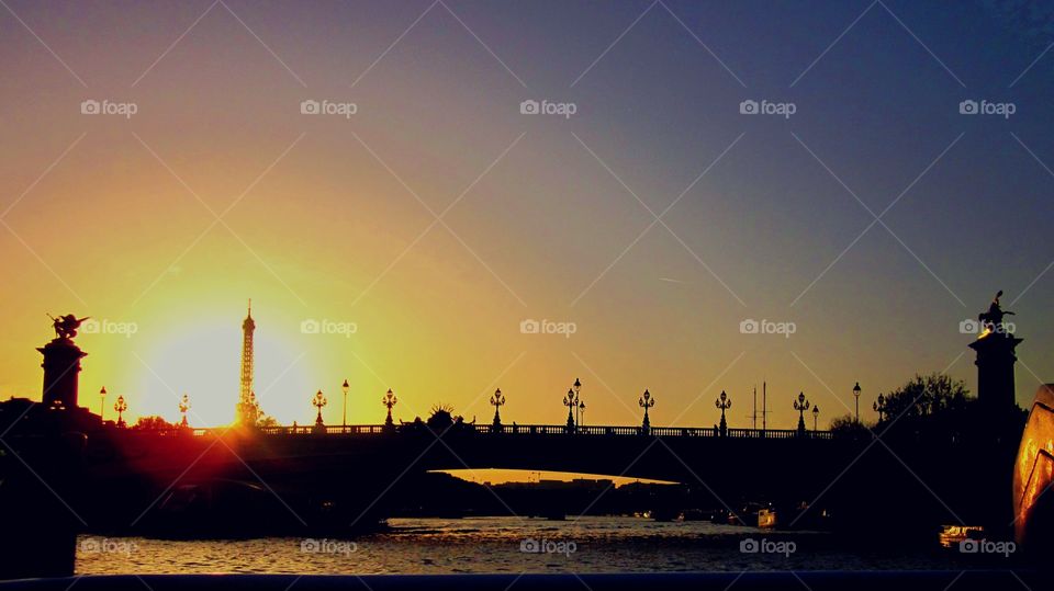 Alexander Bridge and the Eiffel Tower as the sun sets. breathing view.