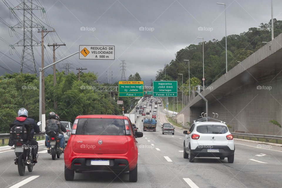 Trânsito intenso nas rodovias de São Paulo.