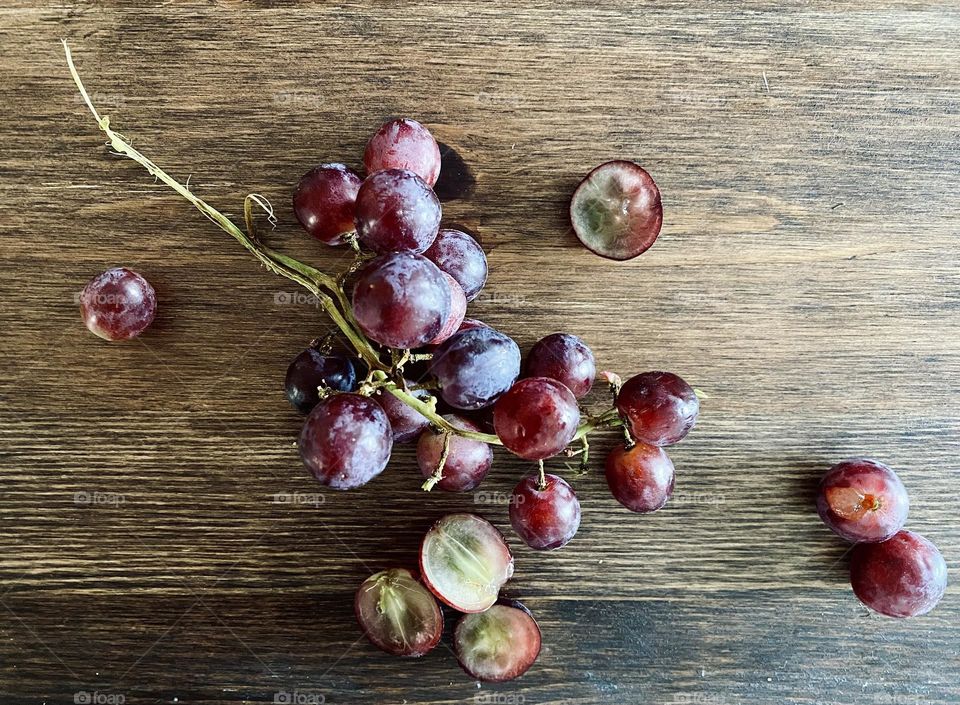 Red grapes 