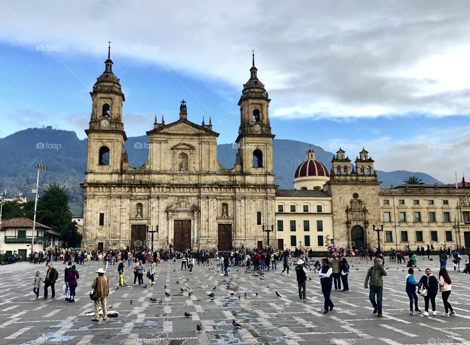 Pigeons and humans intermingle at Plaza de Bolivar, Bogota, Colombia 🇨🇴