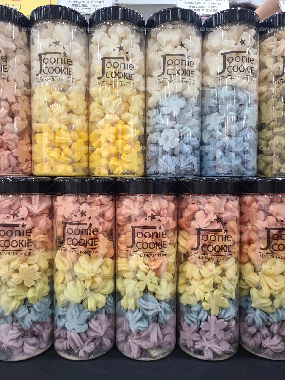 rainbow color meringue cookie