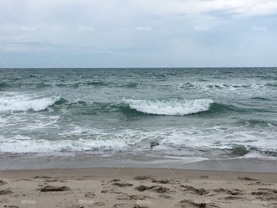 Ocean beach waves
