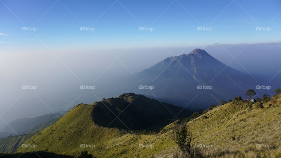 mountain very beauty

#merbabu
#wisata_alam
#tours_jawa
#merbabu_mountain
#volcano
#merapi
#gunung_aktif