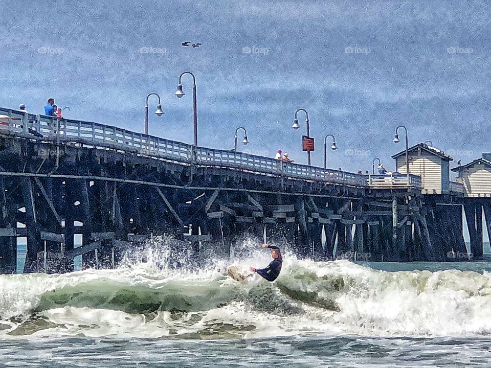 Foap Mission!p Staying In Good Shape! Remarkable Surfing Shot Ne t to the Pier