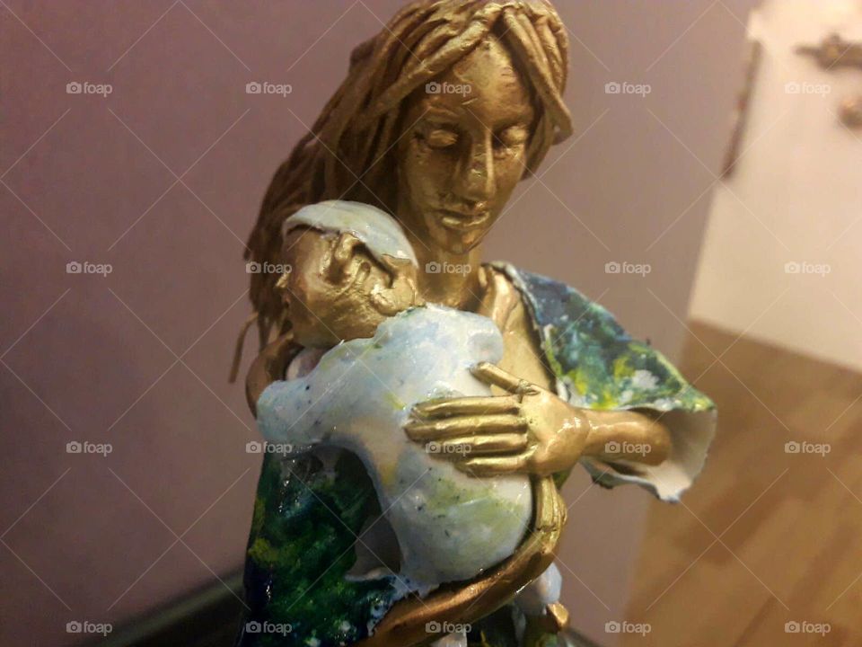 Mother and Child sculpture at Manilart Exhibit, Taguig, Philippines