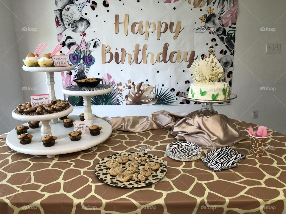 Safari Jungle birthday dessert table