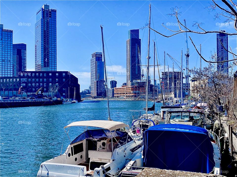 “Newtown Creek” by the “Pulaski Bridge” is a very special place. “Greenpoint”, Brooklyn is across the way and to the left the LIC skyline and furthest away you can even see “Manhattan”. 2023. Hypnotic Productions