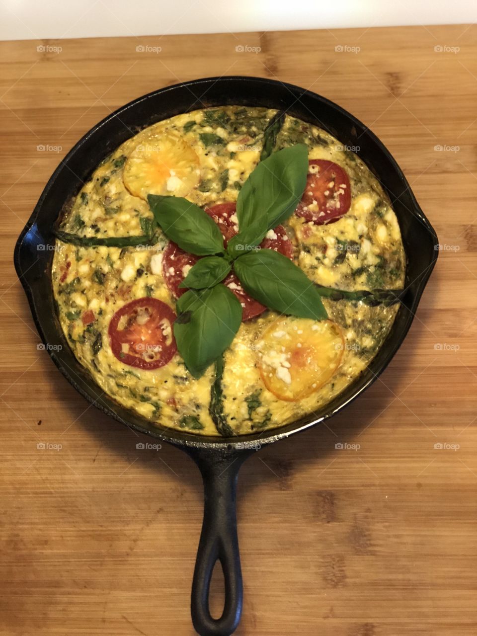 Let’s Eat Mission! Delicious Abd Colorful Frittata in a Cast Iron Skillet 