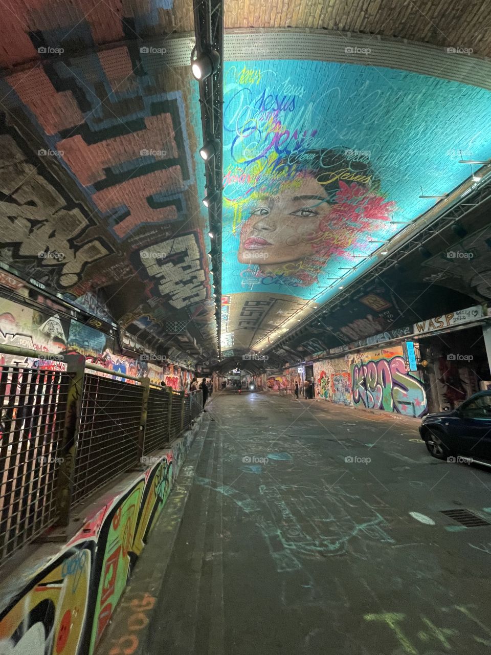 Graffiti tunnel 
