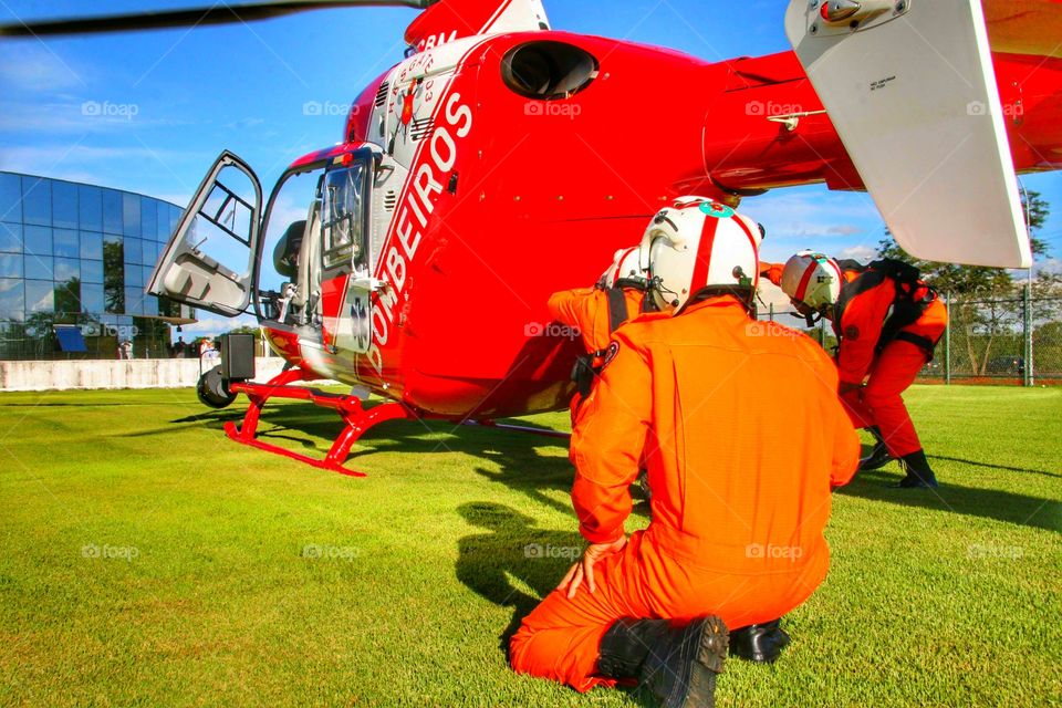 helicóptero avião bombeiro