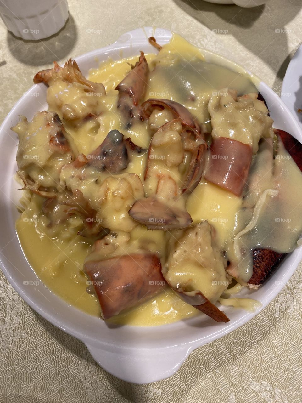 Cheese lobsters with E-fu noodles