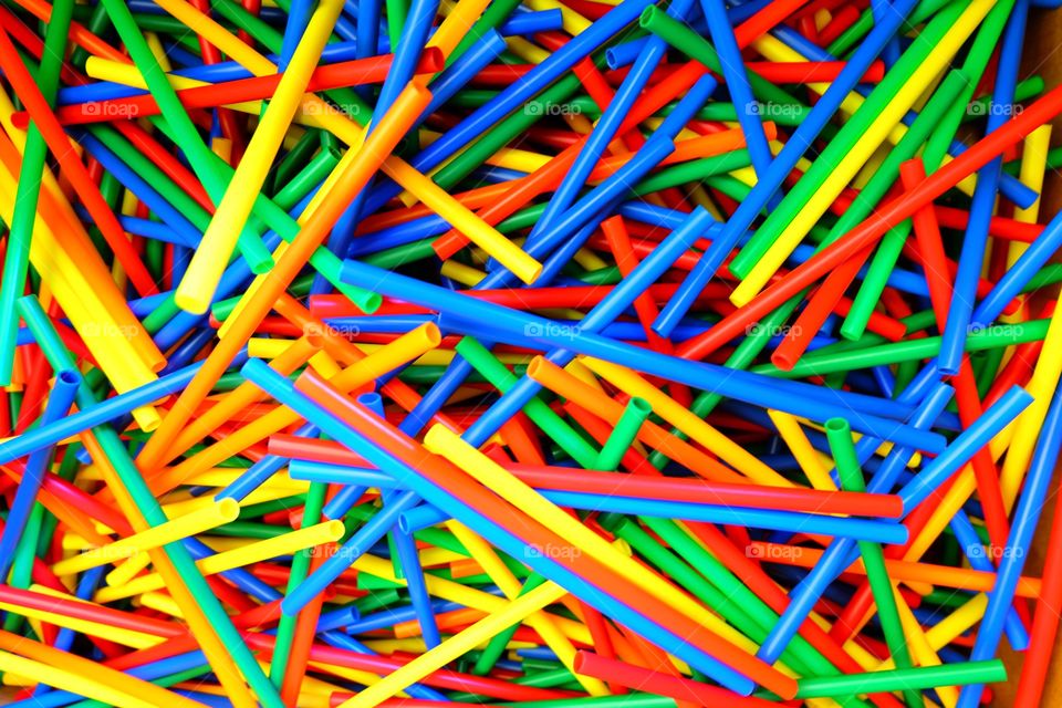 Toy straws for assembling