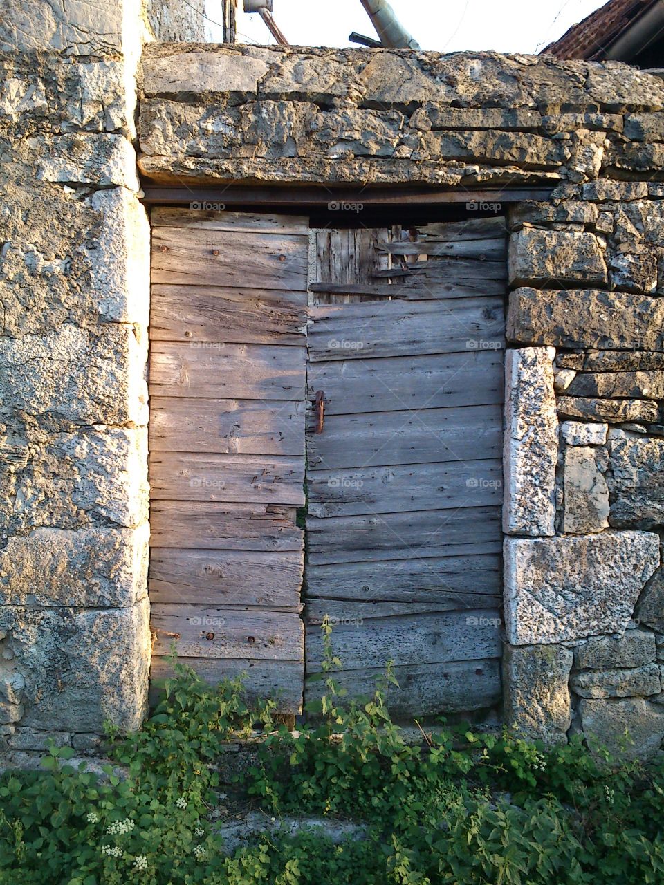 lost in time 3. old wooden doors