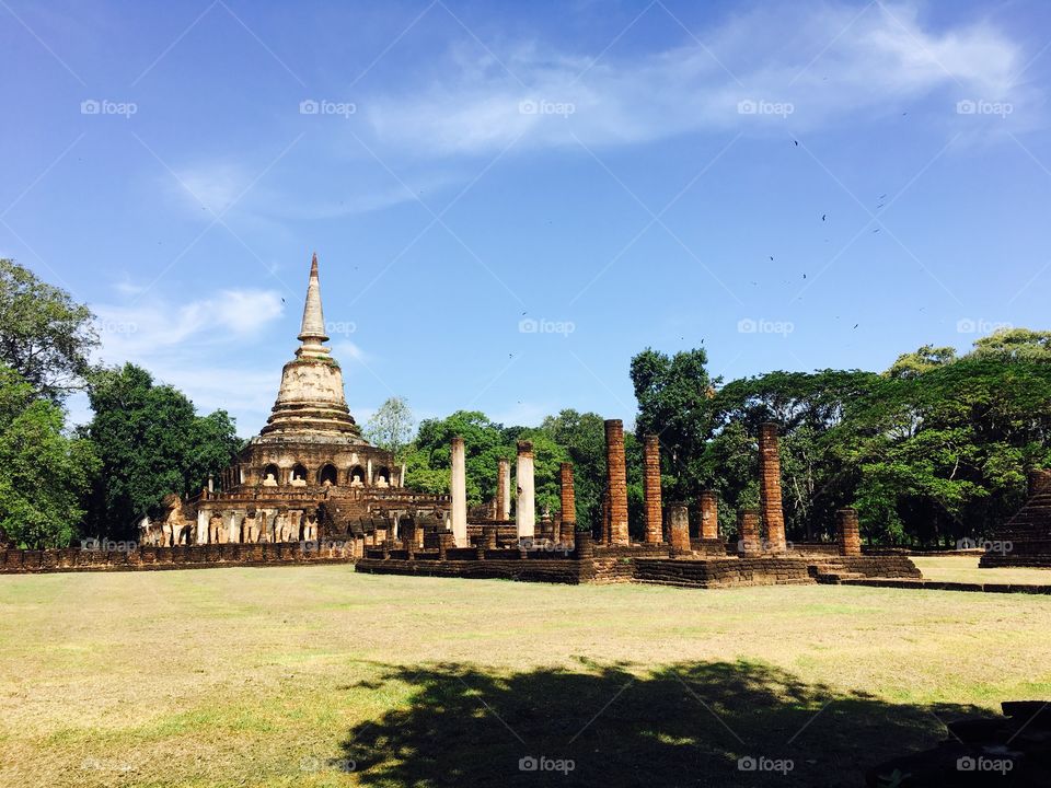 Wat chang lom elephant temple in Sukhothai, Thailand 