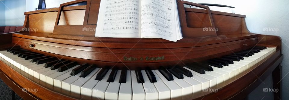piano pano. i love the emotional art the piano brings through the great artists who play and write the music for it. so... why not panorama it!
