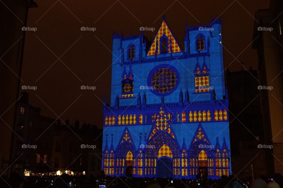 Polychromies sur la cathédrale Saint-Jean lors de la fête des Lumières de Lyon en décembre 2014