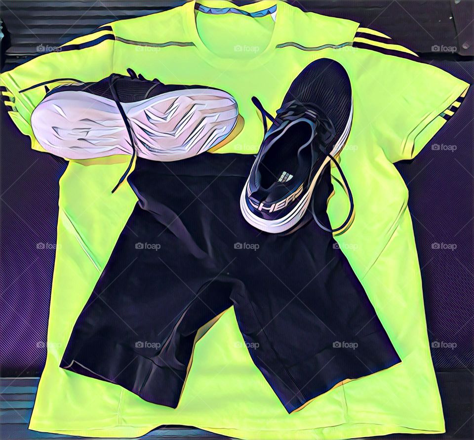 🏃‍♂️ 🇺🇸 Good Morning!  Everything ready to sweat the shirt. Let's go for a good morning jog?  Running is good for your health! / 🇧🇷 Bom dia! Tudo pronto para suar a camisa. Vamos para um bom cooper matinal? Correr faz bem para a saúde! 