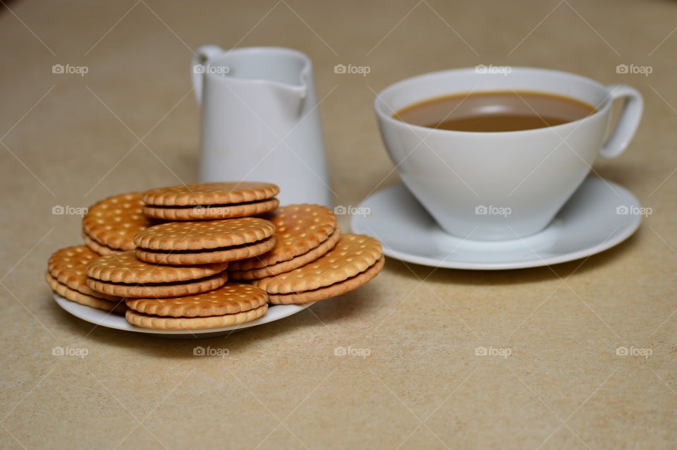 Instant black coffee with cookie