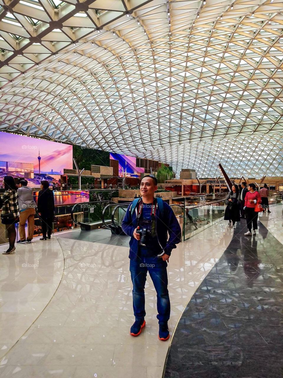 Traveling Photographer, 