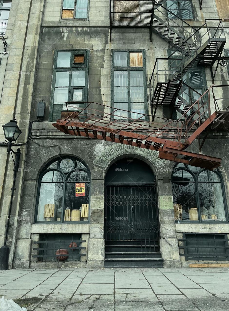 Architecture Vieux-Port de Mtl...