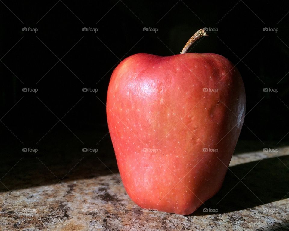 Red apple 