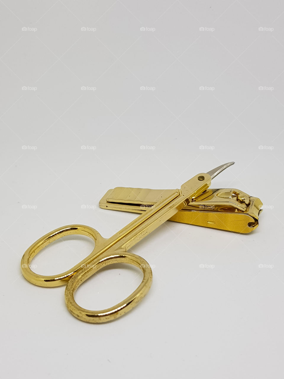gold scissors and gold nail clipper is necessary tool for people.