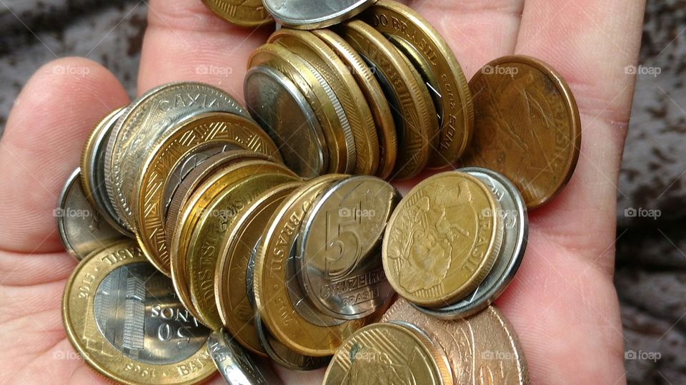 Moedas, novas e antigas.
