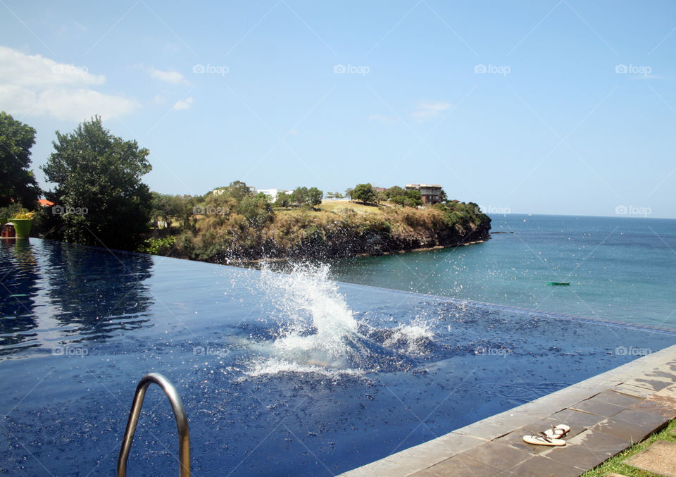 Infinity pool