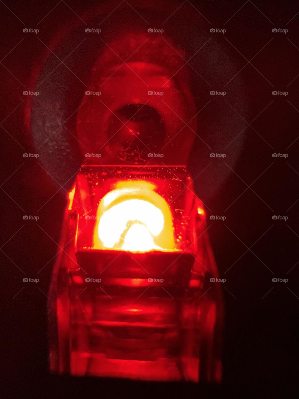 Red led light of an optical mouse