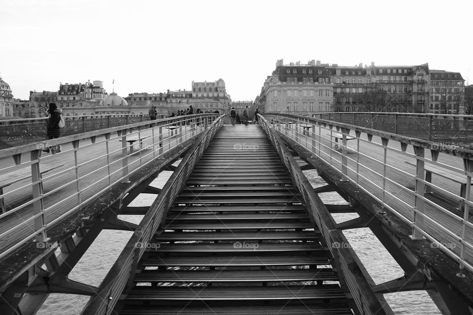 Symmetrical bridge in Paris