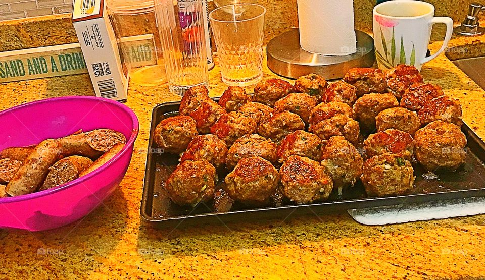 Meatballs for tomato sauce and spaghetti 