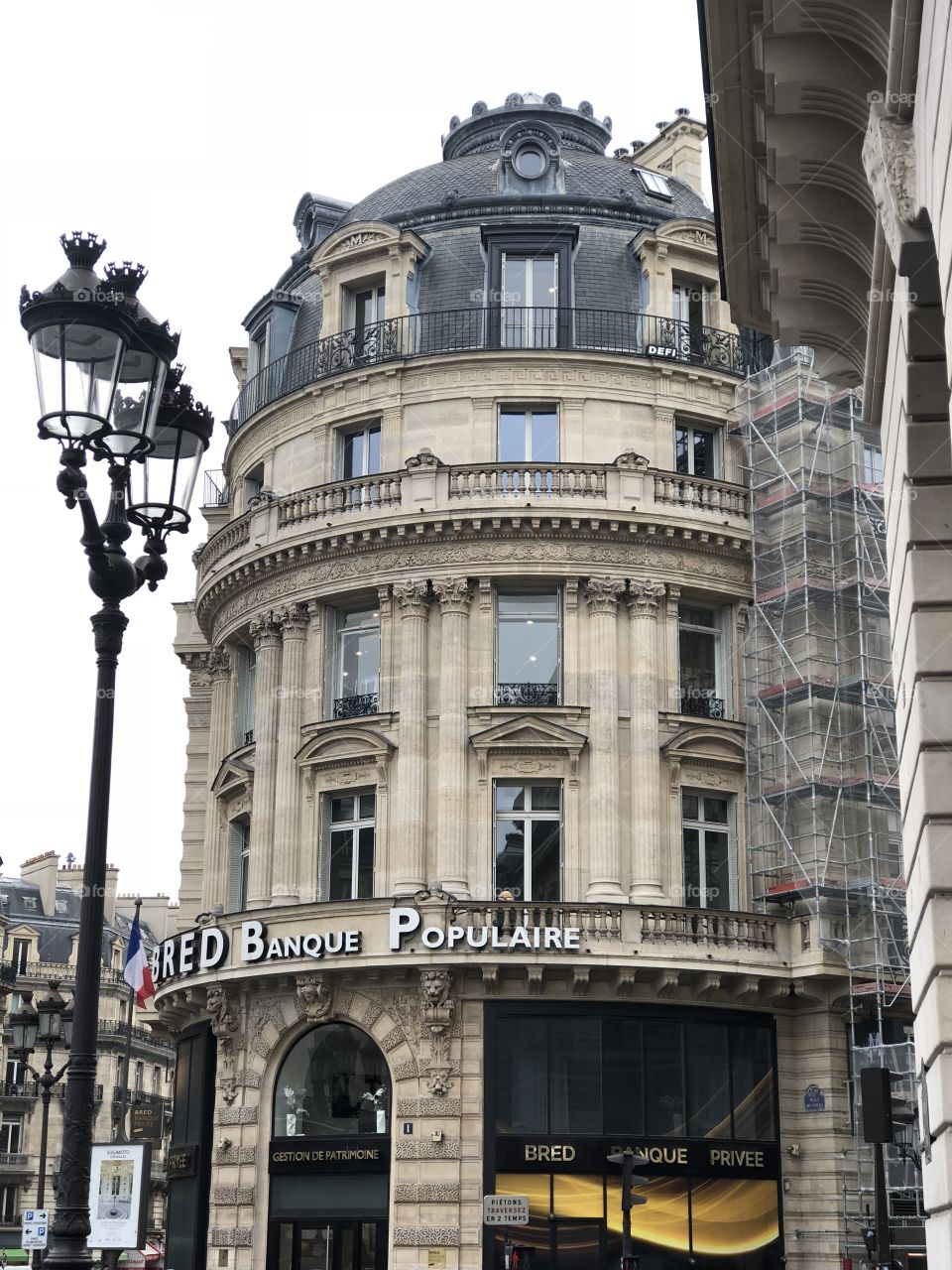 Amazing Buildings in Paris 