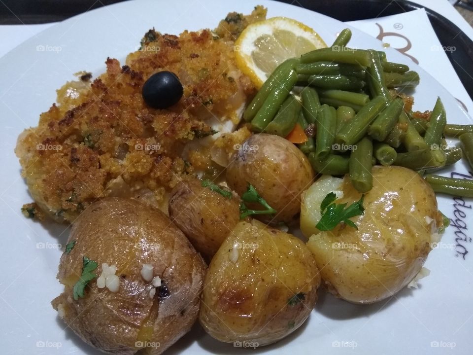 roasted potatoes with schnitzel