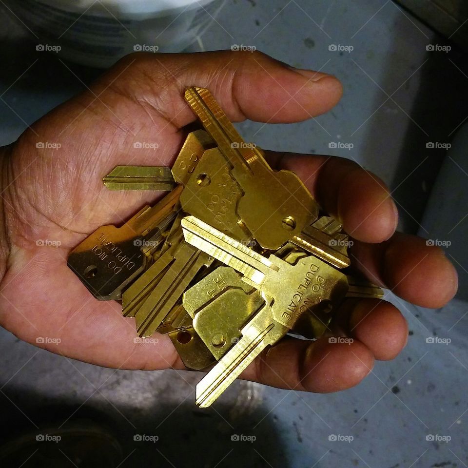 hand full of uncut keys