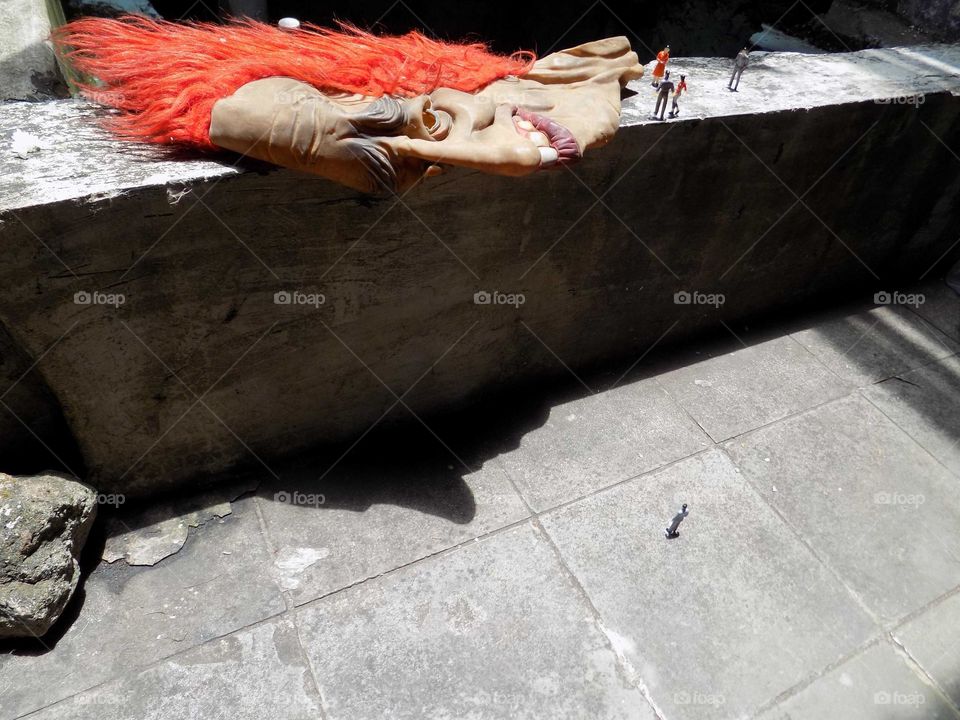 The world of liliput, giant mask