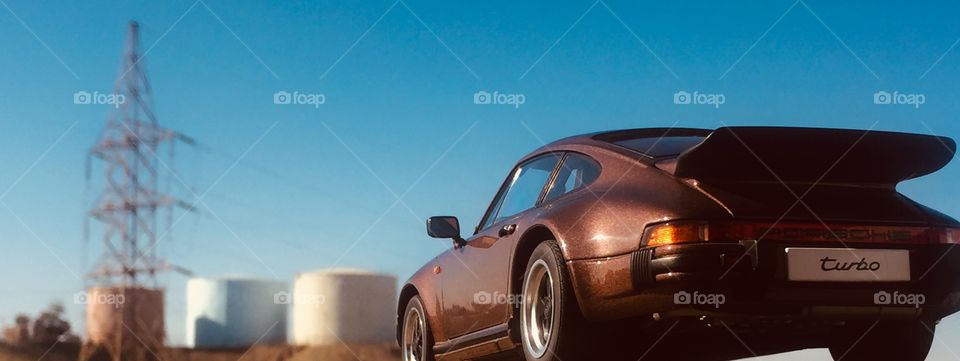 Porsche 911 metallic brown by autoart diecast