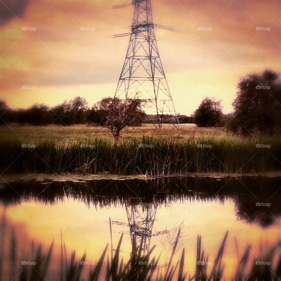 Electric pylon 