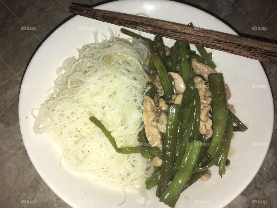 Stirfry noodles vegetables