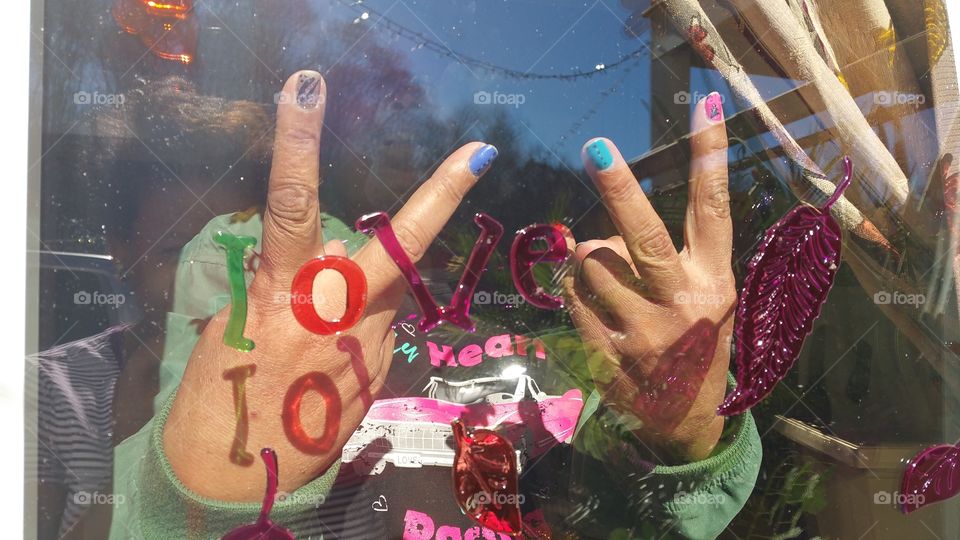 love and peace sign