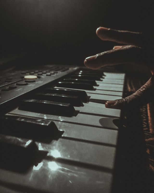 This photo is a piano awesome click 