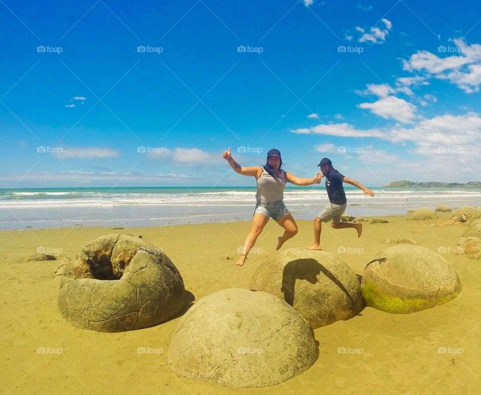 we jumped like a kids on these giants stones, sunny days it best to spend energy playing on the beach and the sand