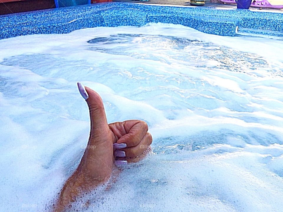 Thumbs up! Jacuzzi 
