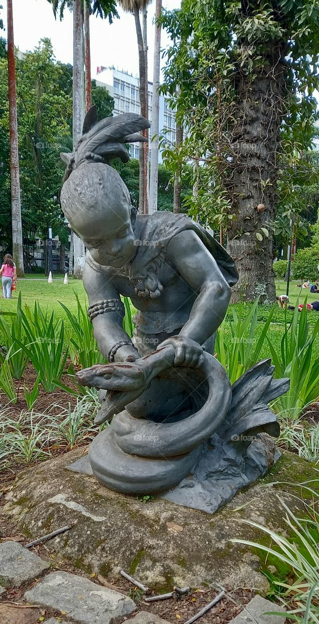 Escultura no jardim