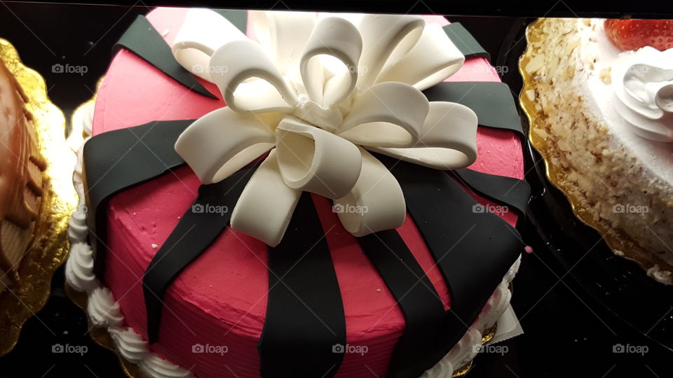 cake with bow