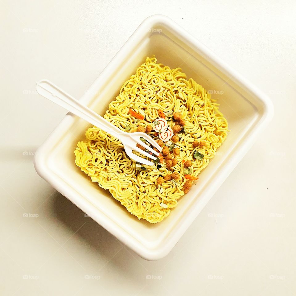 Hot and spicy instant noodles