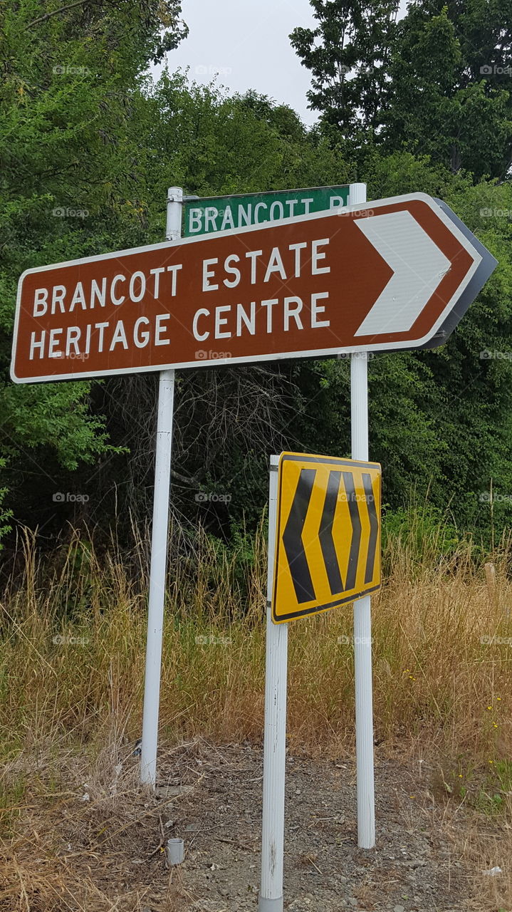 Brancott Estate Heritage Centre directional road signage