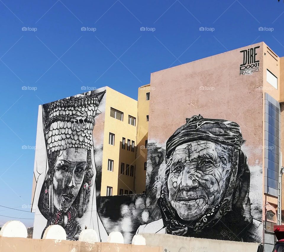 enjoying the art street