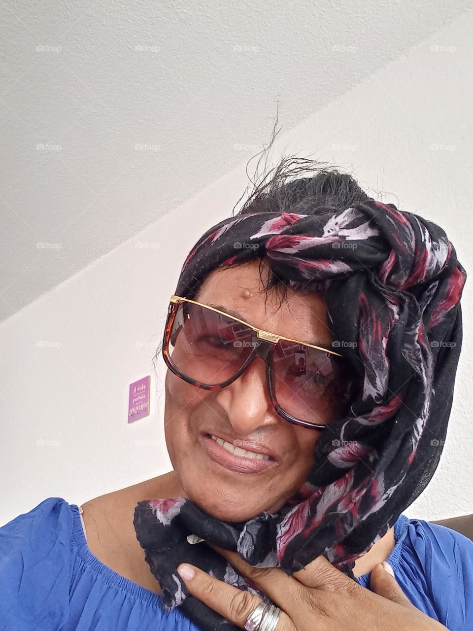 Sorrindo para a vida. A alegria  bem-estar e felicidade, são alimentos espirituais e emocionais que moram dentro do nosso ser e, perfumam  o ambiente e as pessoas que estão  ao nosso redor. Exale amor e seja feliz!