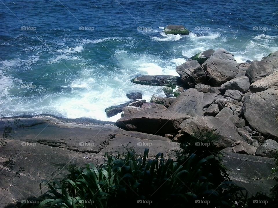 Água mole e pedra dura