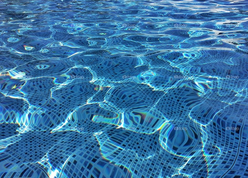 The water waves. pool
